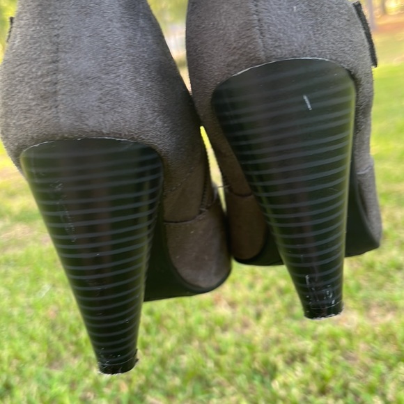 Gray Suede Heel Boots - Picture 6 of 7